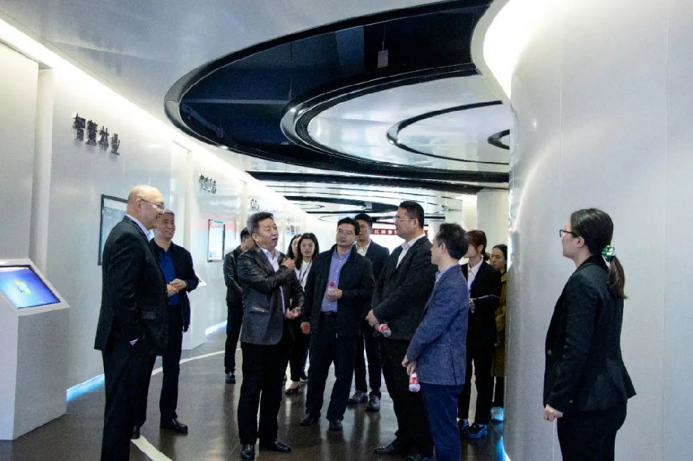 贛州市人大常委會副主任張景霖一行蒞臨我司調(diào)研數(shù)字經(jīng)濟發(fā)展情況