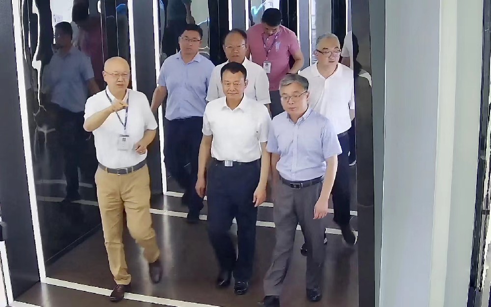 贛州市委副書記、市長(zhǎng)李克堅(jiān)蒞臨憶源科技宣講黨的二十屆三中全會(huì)精神并參觀調(diào)研